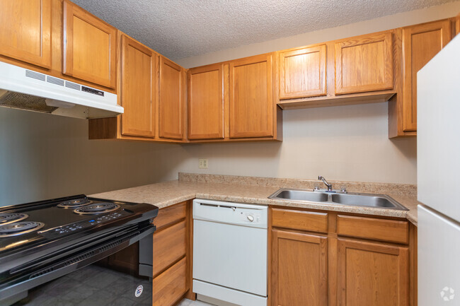 2BR, 1BA - 1100SF