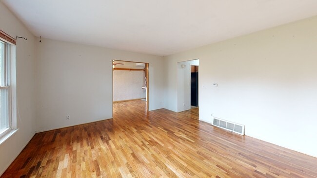 1900 Holly Way, Lansing, MI 48910 - photo 2