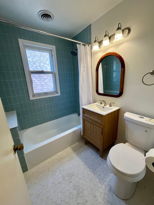 3374 S Indiana Ave Unit 3374A, Milwaukee, WI 53207