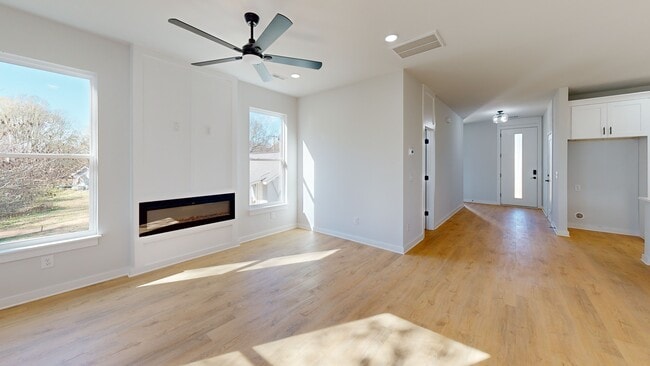 128 Lyman Ave, Duncan, SC 29334 - photo 3