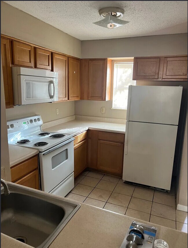 10705 Roger Dr, New Orleans, LA 70127 - photo 2