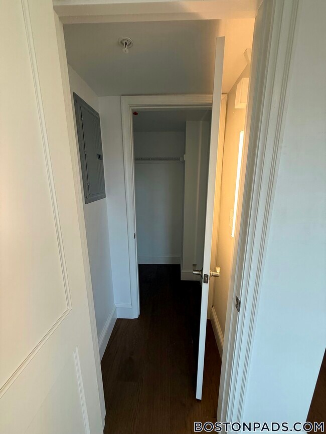 1200 Massachusetts Ave unit 412, Cambridge, MA 02138 - photo 6