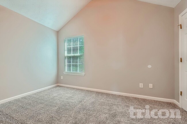 3250 Diamond Bluff, Union City, GA 30291 - photo 5