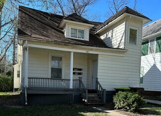 707 W California Ave, Urbana, IL 61801