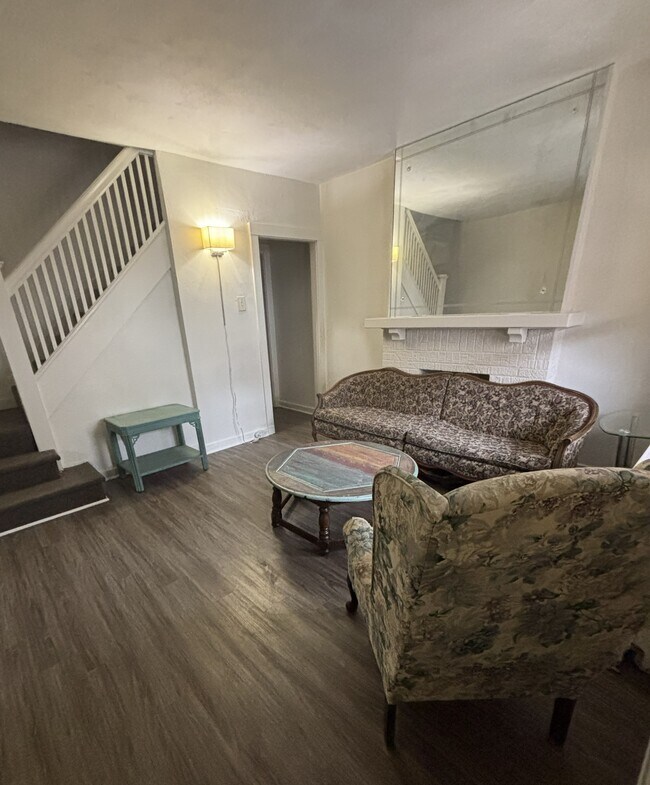 207 Chesterfield Rd, Pittsburgh, PA 15213 - photo 2