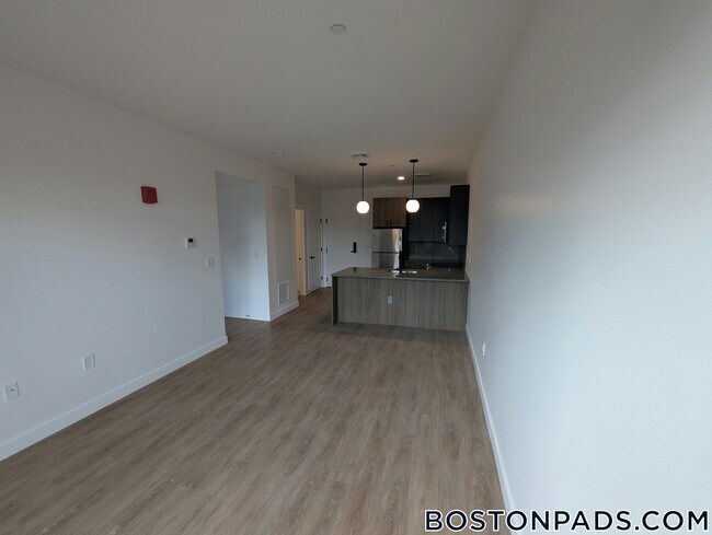 199 Gardner St unit 405, Boston, MA 02132 - photo 5