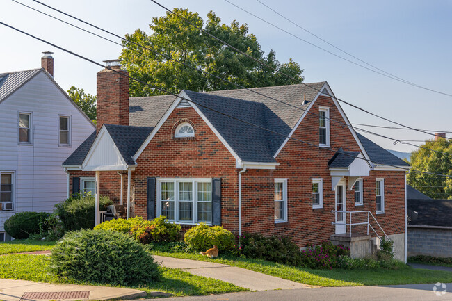 Many of the homes in Morningside were built in traditional styles of the mid-century.