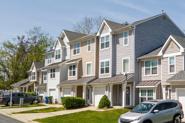 Find spacious and modern townhouses for sale in Coldspring.