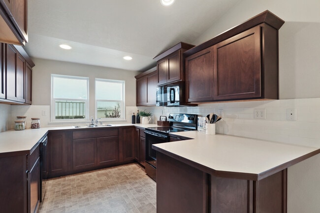 139 Bitters Lp, Grandview, WA 98930 - photo 4