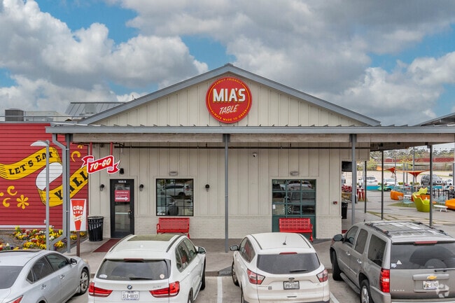 Mia's Table offers Spring Branch West residents tasty home-style cooking at a great price.