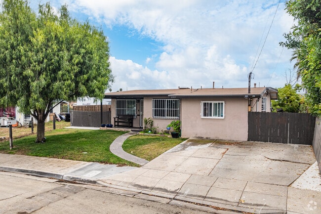 Ranch homes make up the majority of single family homes in Redwood Village.