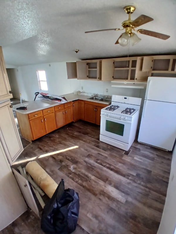 905 W 37th Ave, Hobart, IN 46342