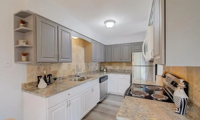 6785 W 84th Way, Arvada, CO 80003 - photo 4