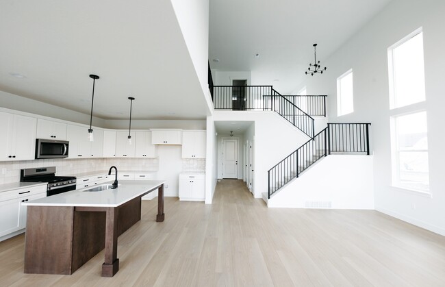 1536 W Russo Dr, Saratoga Springs, UT 84043 - photo 2