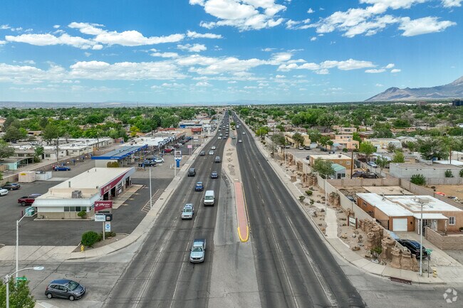 San Mateo Boulevard frames the eastern boundary of the Pueblo Alto neighborhood, connecting it north to Interstate 40.