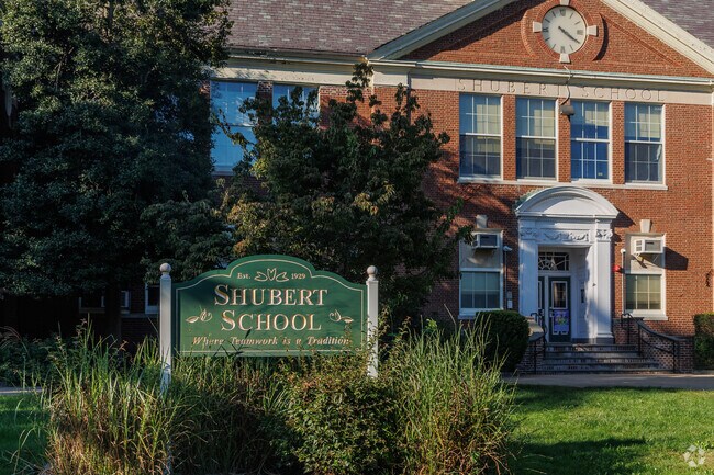 It allows students in grades 9-12 to fulfill NY graduation requirements under the CTE program.