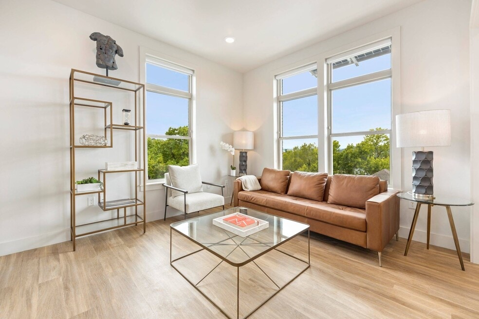 Network Building, Fayetteville, AR 72701 - photo 1