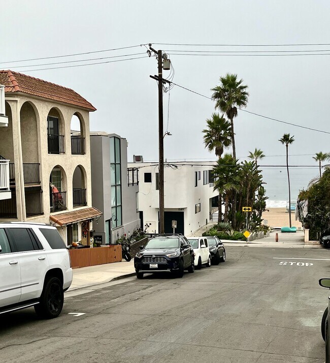 120 12th St Unit 3, Manhattan Beach, CA 90266