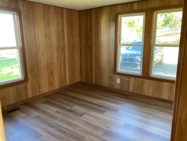 1503 E Millard St, Johnson City, TN 37601 - photo 5