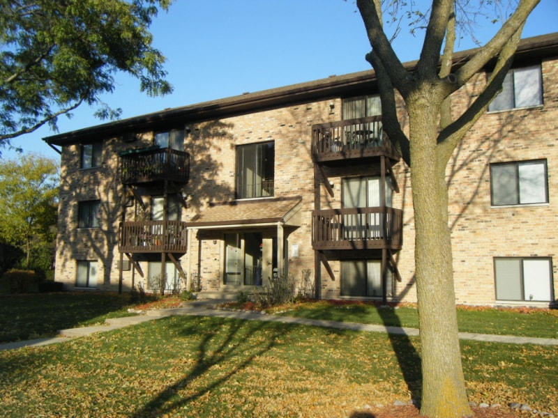 543 Brookside Dr unit L, Westmont, IL 60559 - photo 1