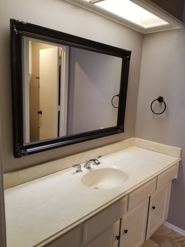 Front bedroom bath