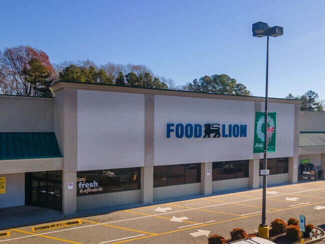 Forest Hill Parks residents visit the local Food Lion for grocery essentials.