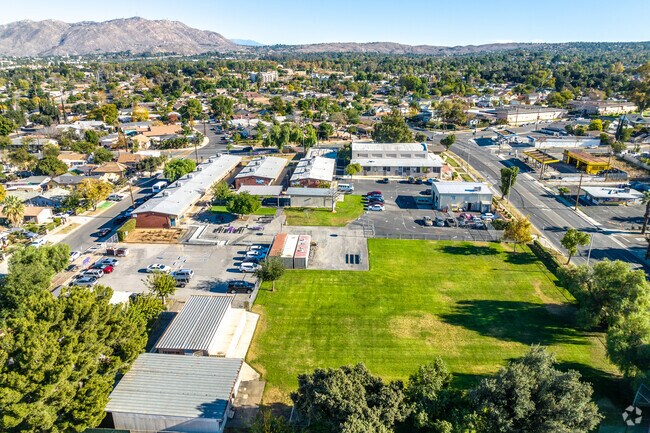 Lincoln High School challenges and encourages children to learn.