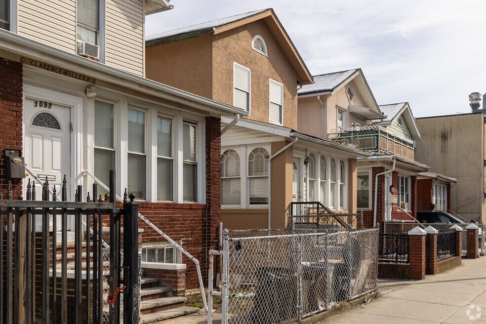 About 3130 Brighton 6th Street, Brooklyn NY HOAs, Reviews, Amenities