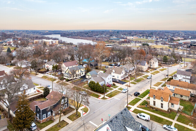 Grant Park neighborhood is located on the west side of the Fox River.
