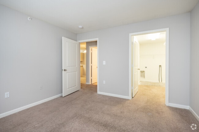 1BR, 1BA - 794SF