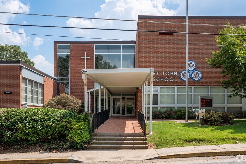 St. John the Evangelist Catholic School is located at 240 Arnold St. Hapeville, GA 30354.
