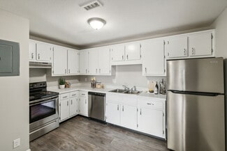2808-2824 Cobalt Dr, Clarksville, TN 37040