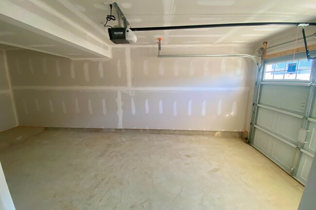 27 Fieldcrest Alley Aly, Blackwood, NJ 08012 - photo 2