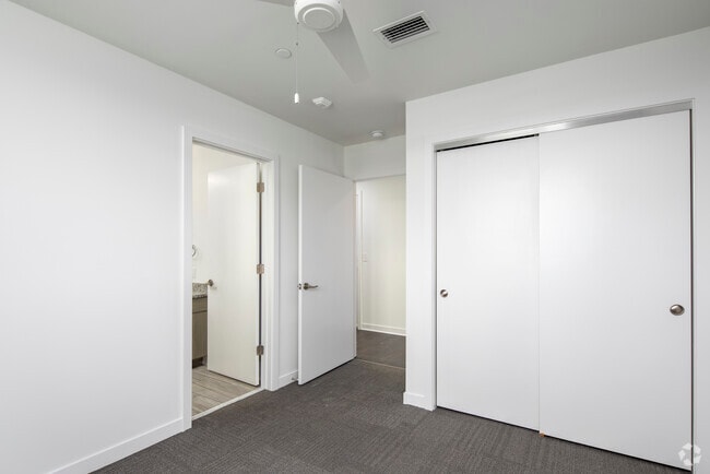 Lakeview Green, Birmingham, AL 35233 - photo 7