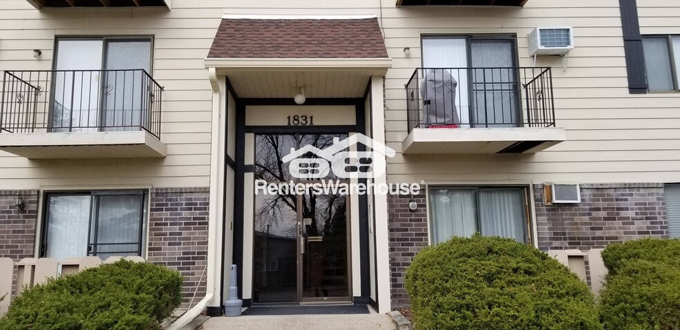 1831 Fuller Rd, West Des Moines, IA 50265 - photo 1