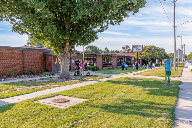 Younger kids can also attend Griffith Elementary School.