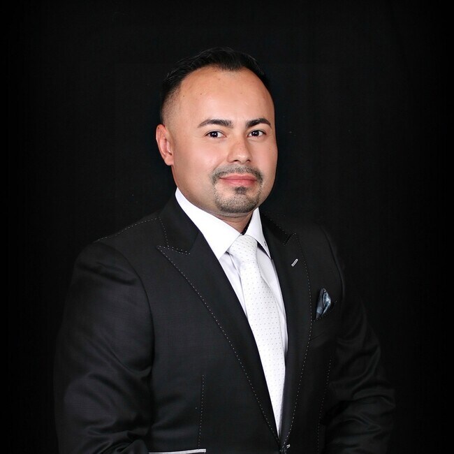 Agent Photo