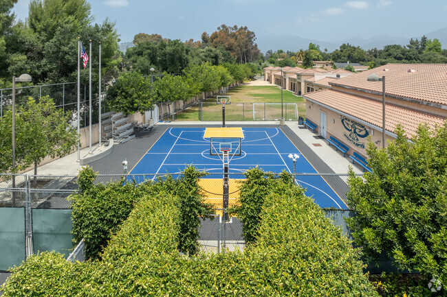 New Horizon School is located has an enrollment of 177 students.