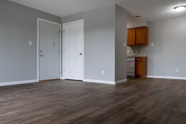 Tiffany Pointe, Peoria, IL 61614 - photo 3