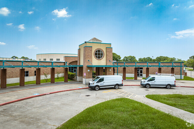 Kenneth E. Little Elementary School in Bacliff inspires leaders.