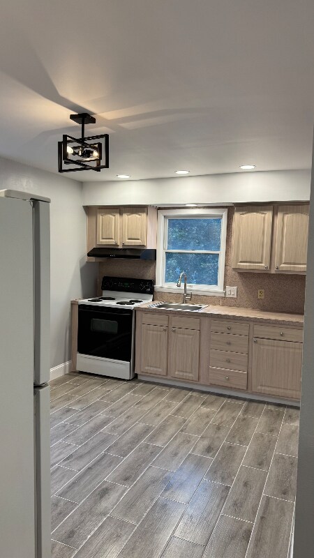 137-139 E High St unit 137 2nd FL, Coaldale, PA 18218 - photo 2