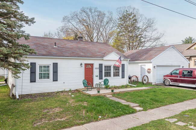 Hunter Park includes modest cottage homes on small lots.