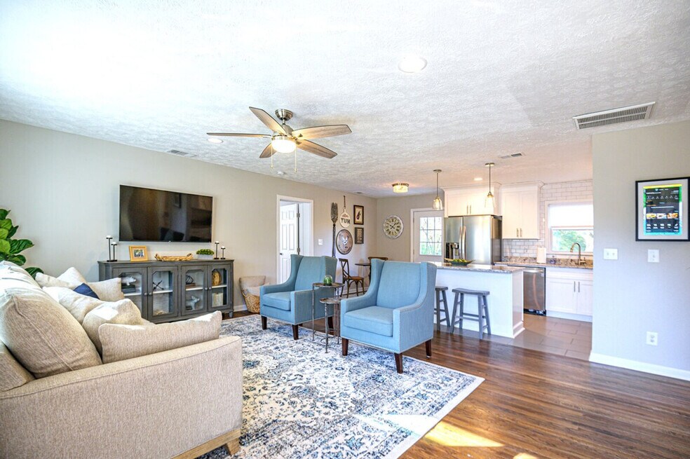 941 Pine Manor unit ID1234809P, Marietta, GA 30066 - photo 1