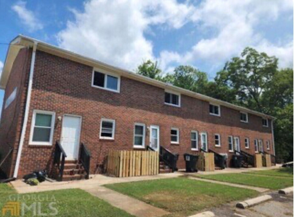 2 Ave, Cave Spring, GA 30124