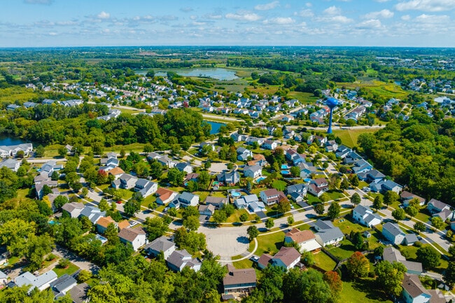 Lakemoor is a quiet suburb with a laid-back atmosphere and access to nature and parks.