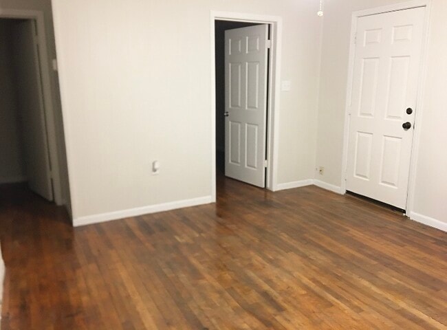 1029 Wilson St unit 1524 Ave. B., Port Neches, TX 77651 - photo 4