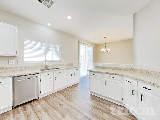 10270 Nolinas St, Las Vegas, NV 89141 - photo 5