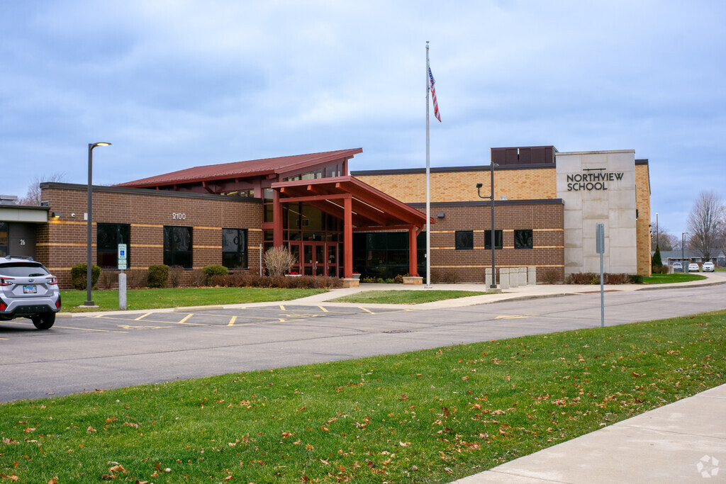 Northview School serves students in the Lasalle County community.