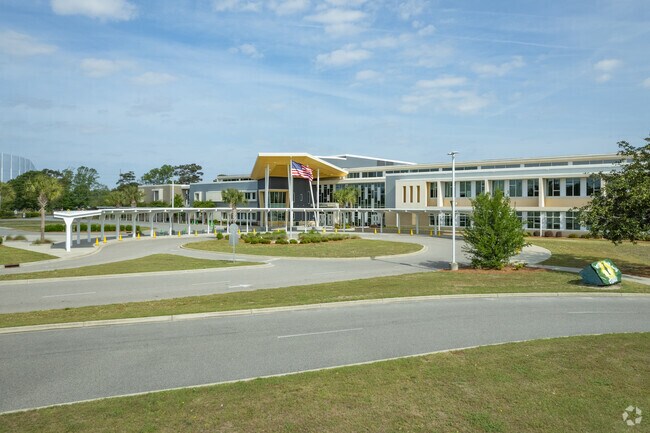 Many students living in Myrtlewood attend the Myrtle Beach Middle School.