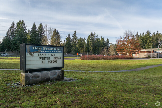 Benjamin Franklin Elementary School signage.